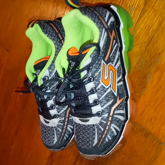 Sketchers boys - Picture 2 of 4